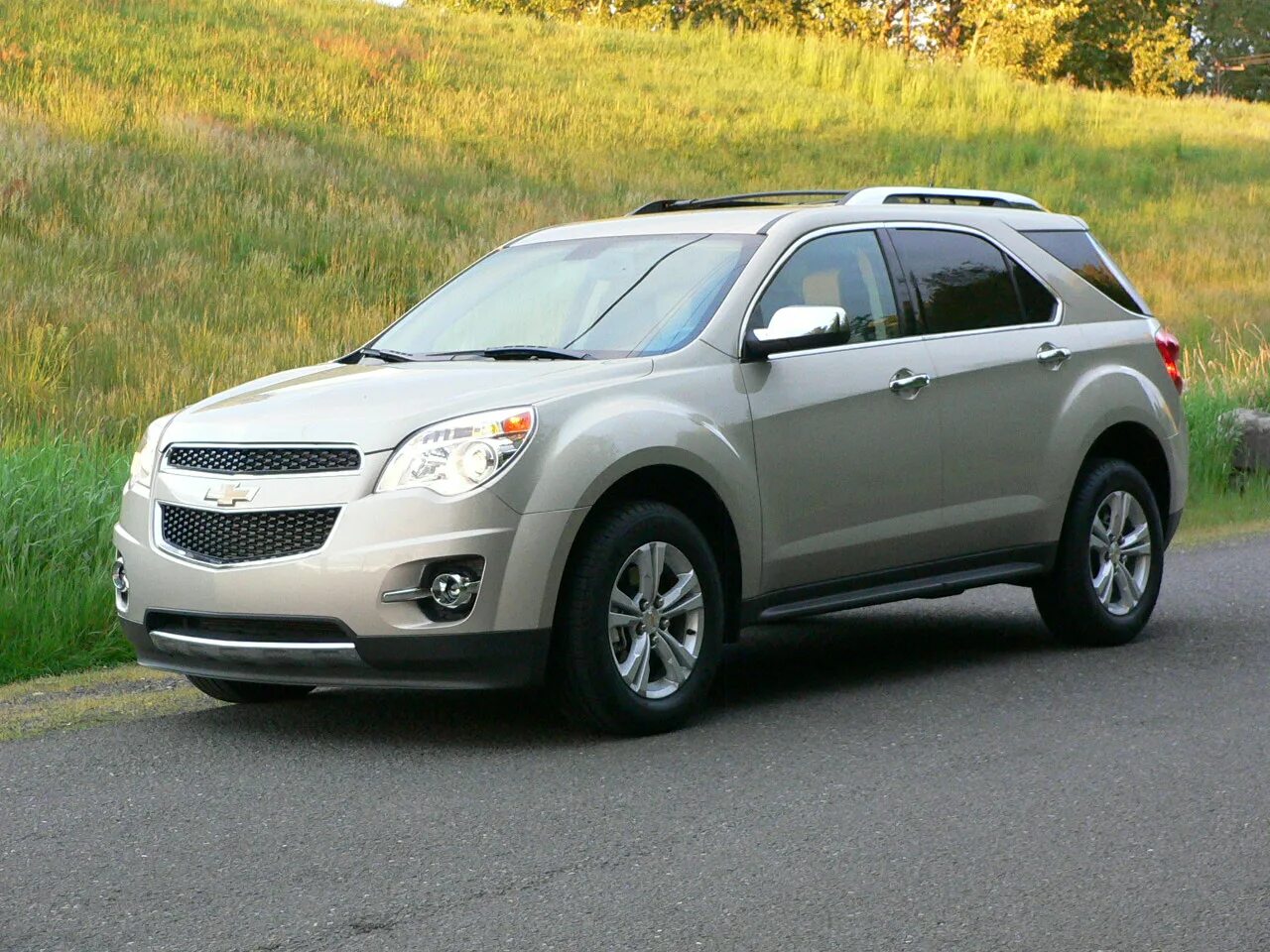 Купить шевроле эквинокс с пробегом. Chevrolet Equinox 2010. Шевроле Equinox 2011. Шевроле Эквинокс 2010. GM Шевроле Эквинокс.