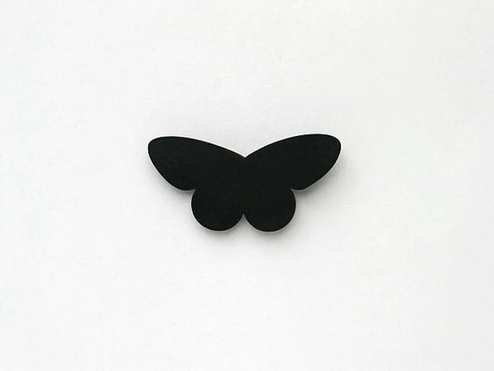 Бабочка черный глянец. Маленькие бабочки. Маленькие черные бабочки. Маленькая черная бабочка. Бабочки маленькие черно белые.
