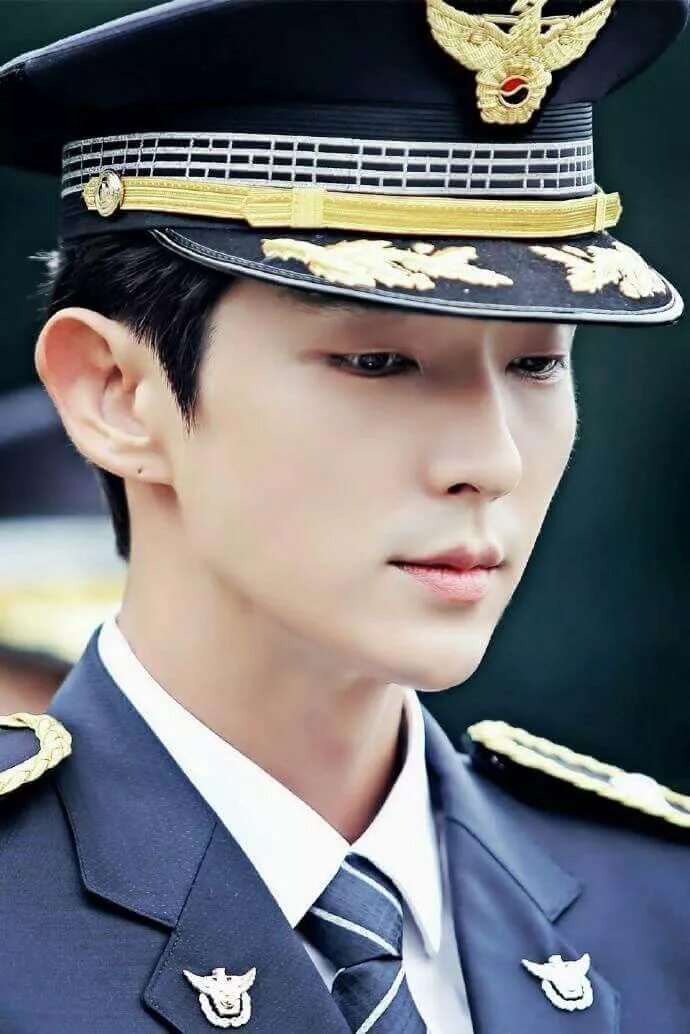 Ли Джун ки. Lee Joon gi в армии. Сон Джун ки полицейский. Lee Joon ki в армии. Китайские военные дорамы