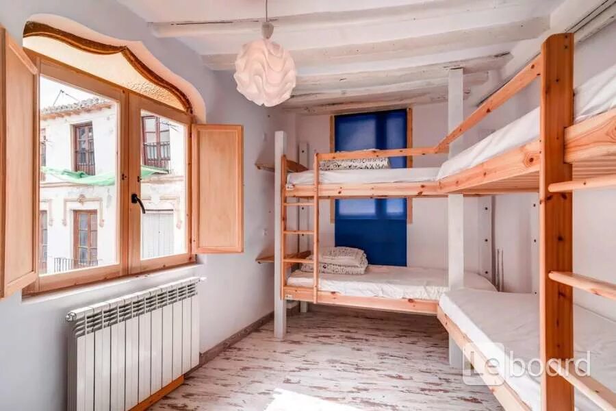 Наб реки фонтанки 26в санкт-петербург. Загородные хостелы. Хостел папа на даче. Хостелы центральном районе. Охрана в хостеле.