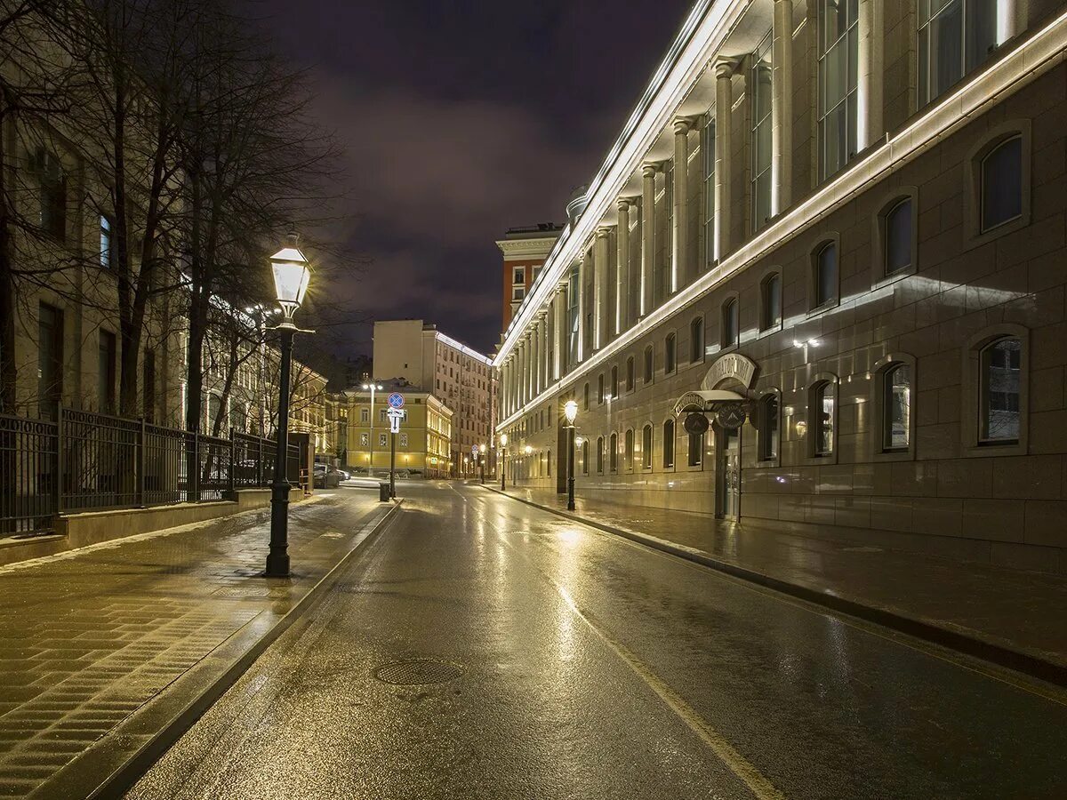 Улица. Вознесенский переулок Москва. Вознесенский переулок с Арбата. Вознесенский переулок СПБ. Ночные переулки Москвы.