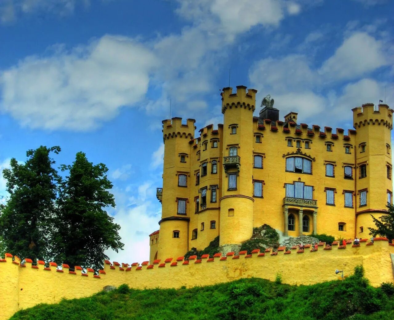Хоэншвангау. Хоэншвангау Германия Бавария. Хоэншвангау дворцы Баварии. Замок Нойшванштайн, Хоэншвангау, Бавария, Германия.