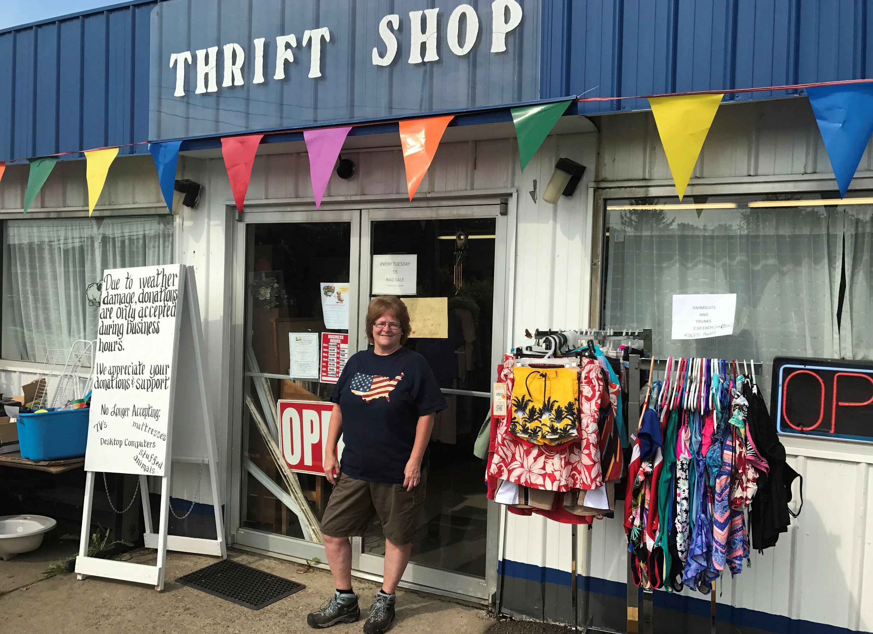 Секонд хенд форум йошкар. Секонд хенд токио. second hand clothes shop. thrift shops bradenton fl.