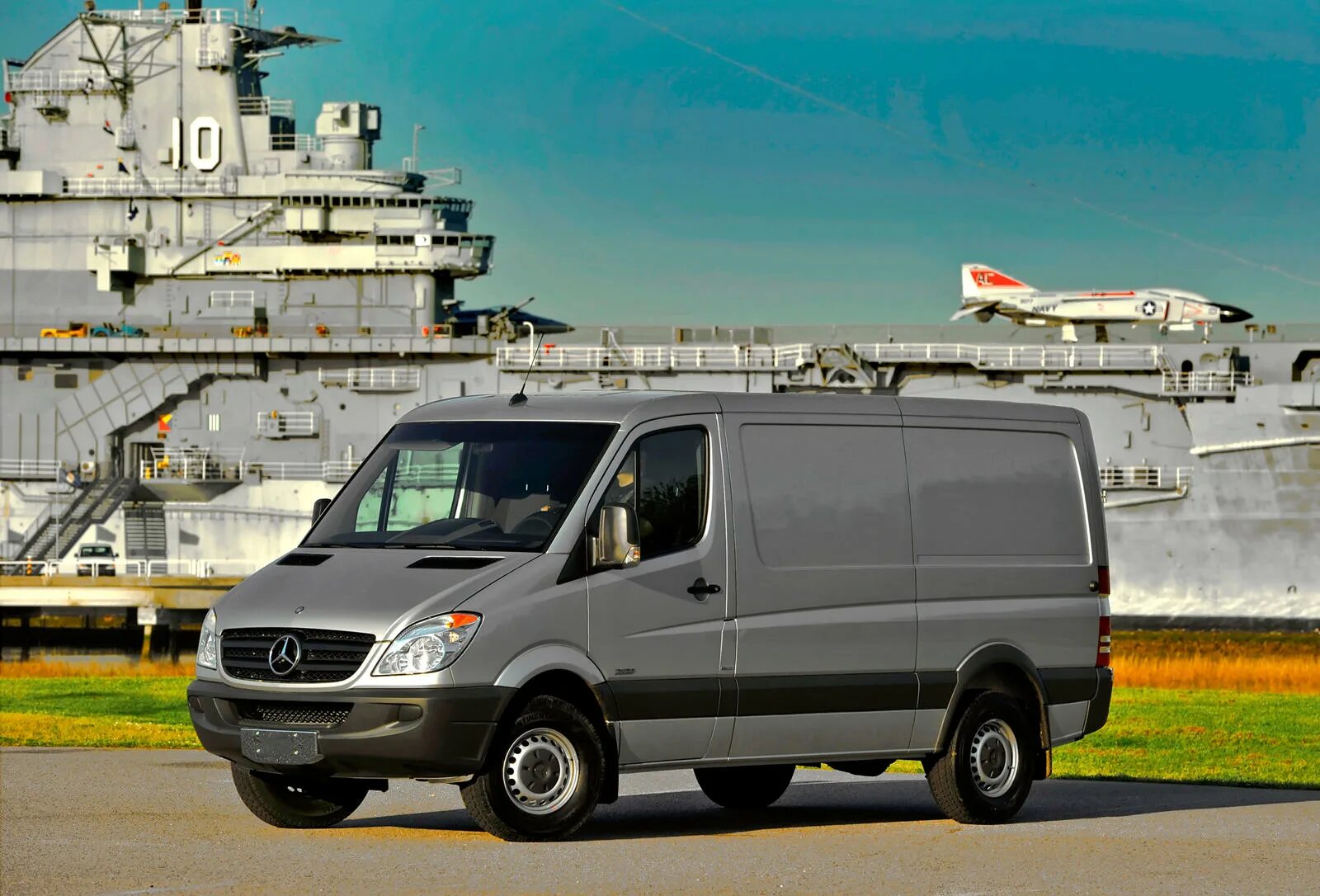 Спринтер московской области. Mercedes-Benz Sprinter 901. Mercedes-Benz Sprinter 2013. Mercedes Benz Sprinter 2022. Mercedes-Benz Sprinter 2010.