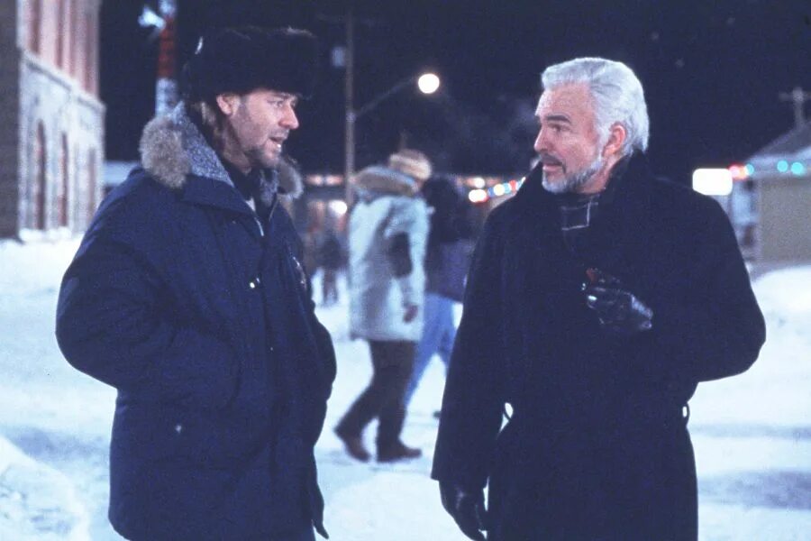 Политики аляски. Mystery, Alaska 1999 Russell Crowe.