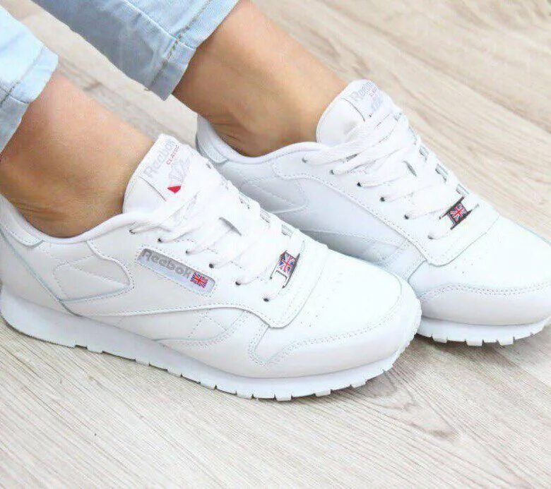 Кроссовки reebok classic женские. Кроссовки Reebok Classic белые женские. Кроссовки рибок женские 2023. Рибок Классик женские белые оригинал. Кроссовки рибок женские белые классика.