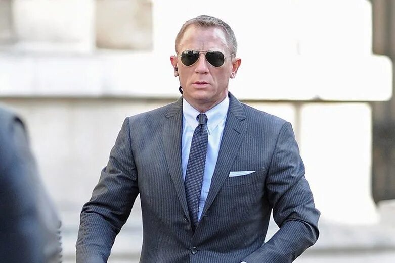 дэниел крейг очки. джеймс бонд шон коннери в очках. Persol джеймс бонд. дэниел крейг джеймс бонд в очках. спектр 007 джеймс бонд в очках.