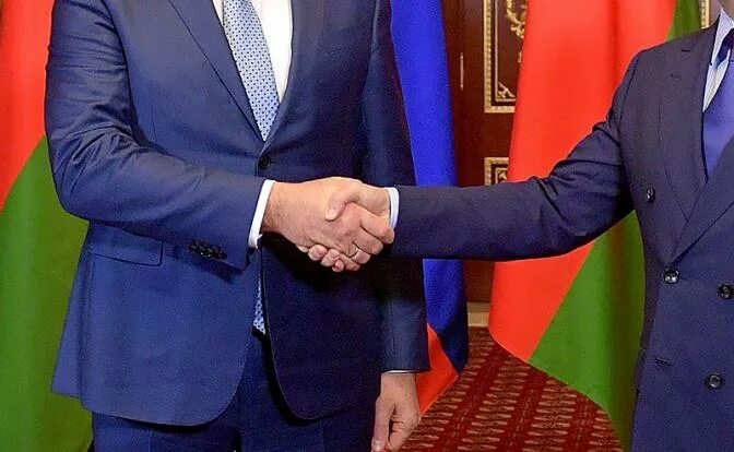Белоруссия и ес. Флаги украины и беларуси. Отношения беларуси и украины. Отношения беларуси и украины. Флаги украины и беларуси.