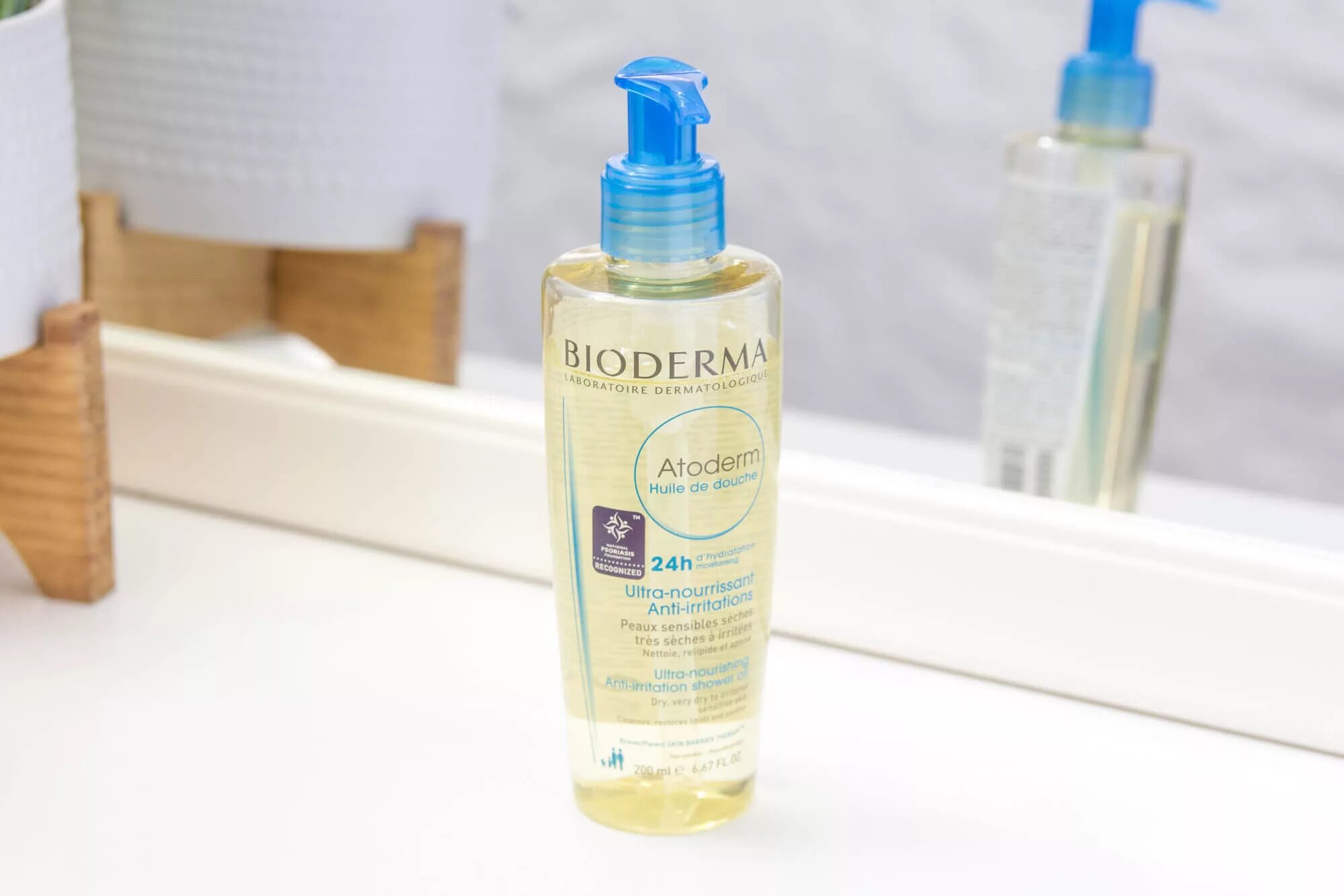 Bioderma атодерм масло для душа 200 мл. Bioderma atoderm ultra soothing foaming gel. Bioderma shower oil. Atoderm shower oil. Bioderma atoderm ultra soothing foaming gel.