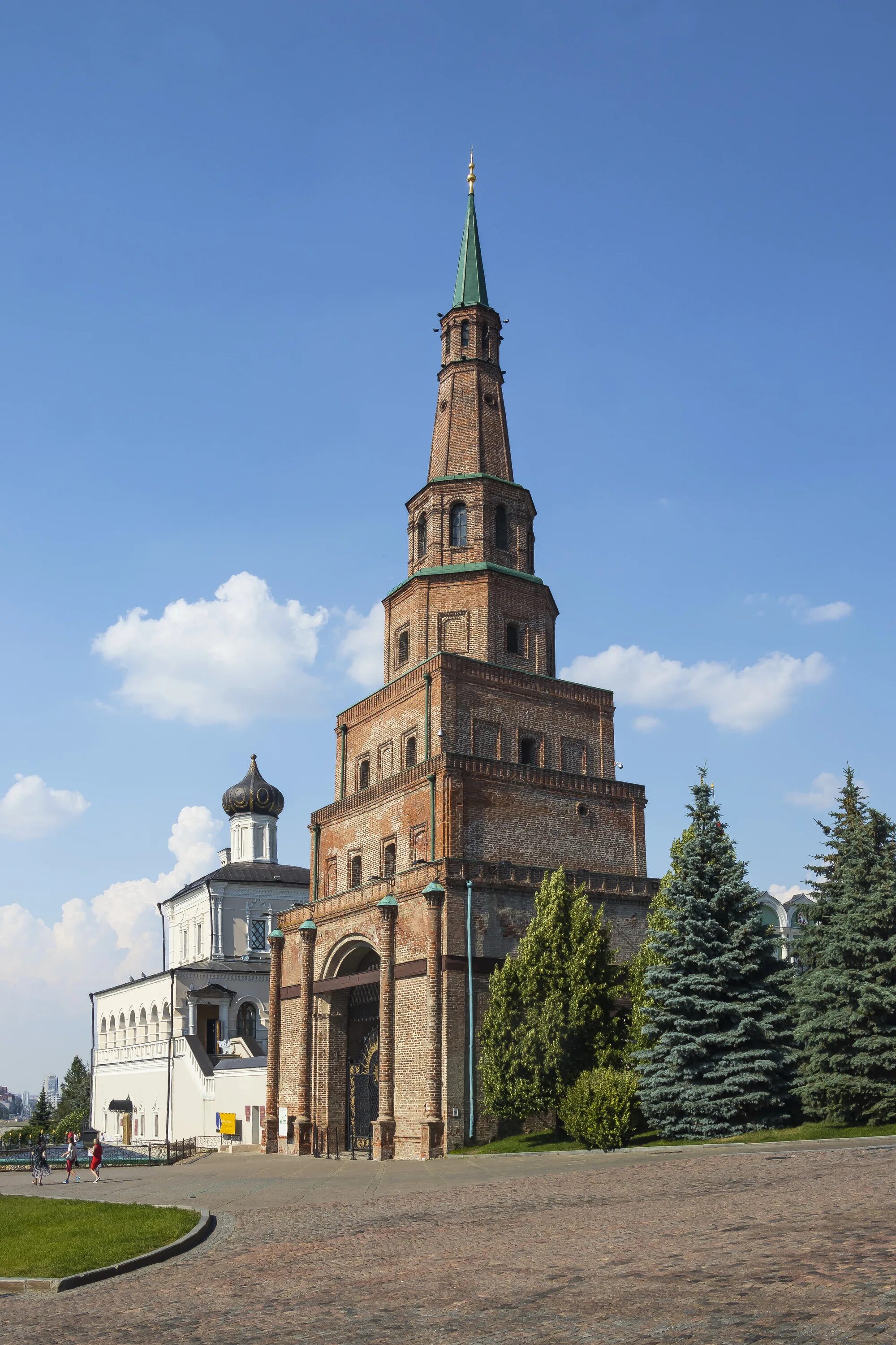 Башня сююмбике на территории казанского кремля. Мечеть сююмбике в казани. Башня сююмбике. Где башня сююмбике. Где башня сююмбике.