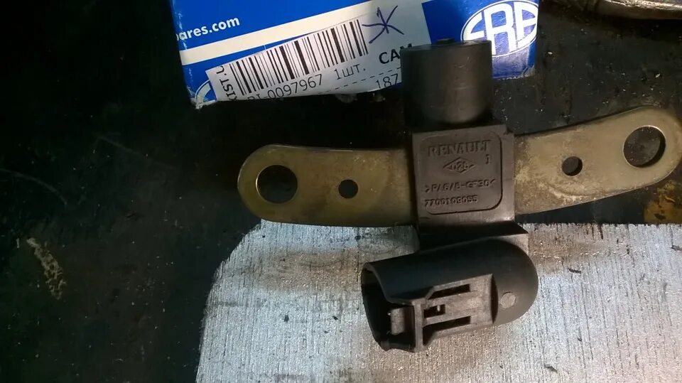 Датчик положения распредвала рено. Датчик коленвала рено лагуна k9k. датчик коленвала рено меган 2. датчик коленвала логан 9 год. датчик распредвала megane 2 k9k.
