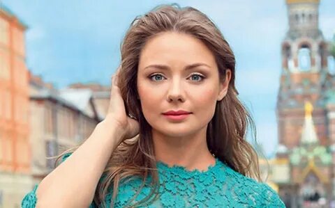 Karina Razumovskaya yalangoch fotosuratlar