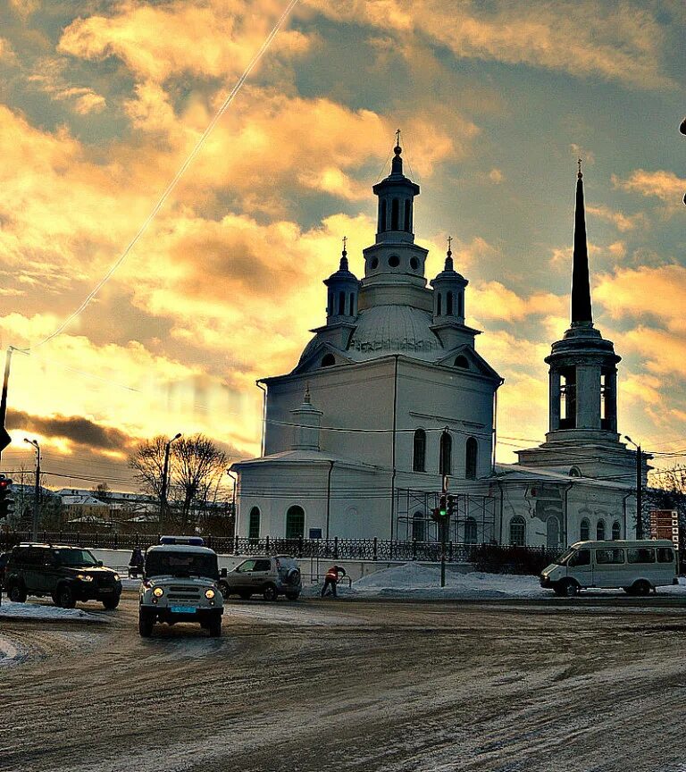 Храм в алапаевске свердловской области. Какой город алапаевск. Храм великомученицы екатерины алапаевск. Площадь революции алапаевск. Соборная площадь алапаевск.