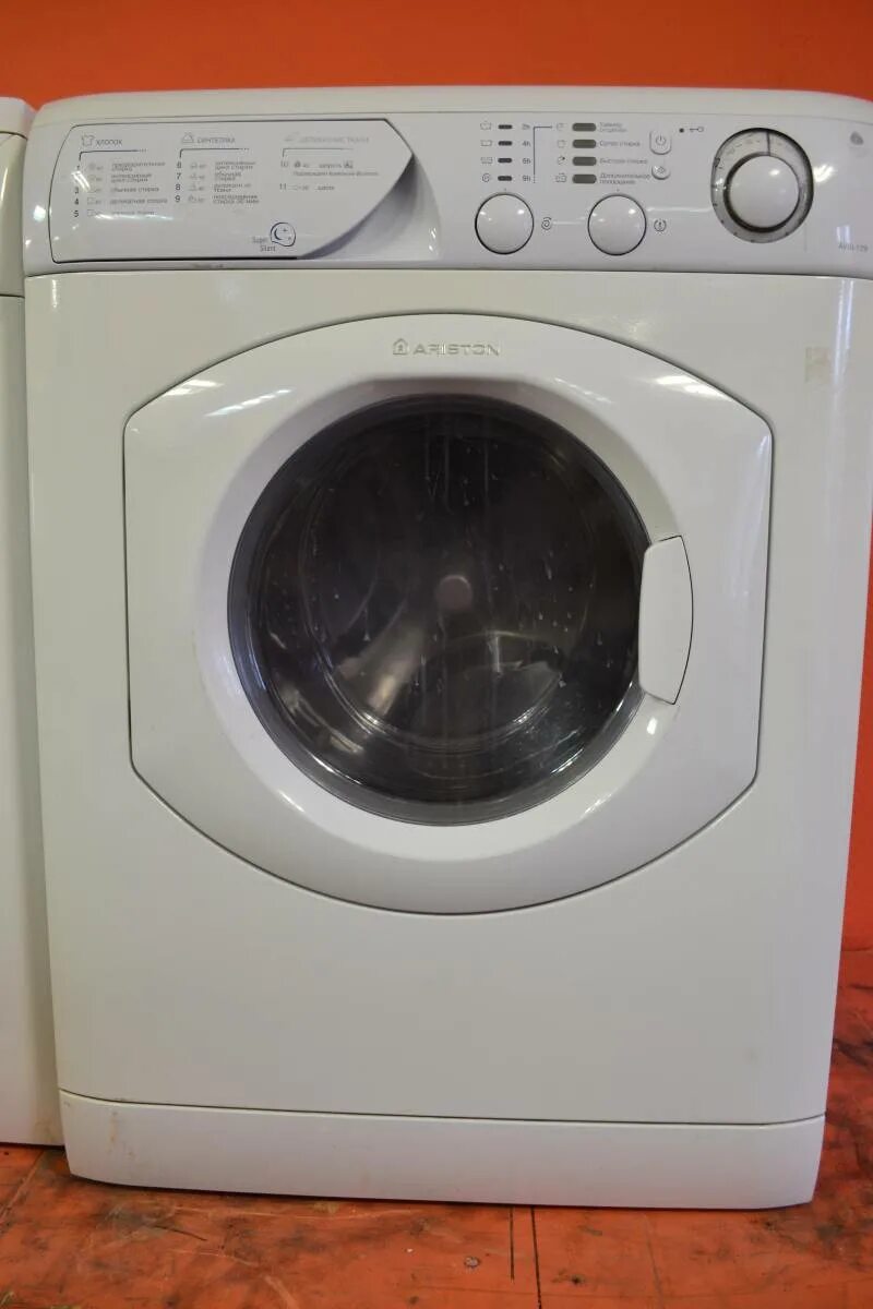 Hotpoint ariston 129. Стиральная машина Аристон AVSL 80. Стиральная машина AVSL 129. Аристон AVSL 129 стиральная. Стиральная машина Hotpoint-Ariston AVSL 80.