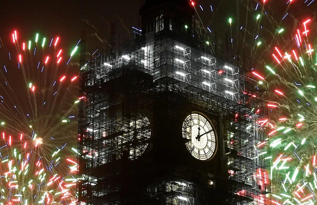 London new year. Лондонский Биг Бен новый го. Биг Бен в Лондоне в новый год. Рождественские Биг Бен салют. Салют в Лондоне.