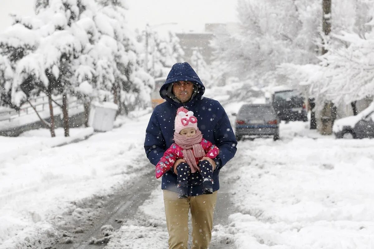 Снег в Тегеране. Зима в Иране. Тегеран зимой. Иран зимой.