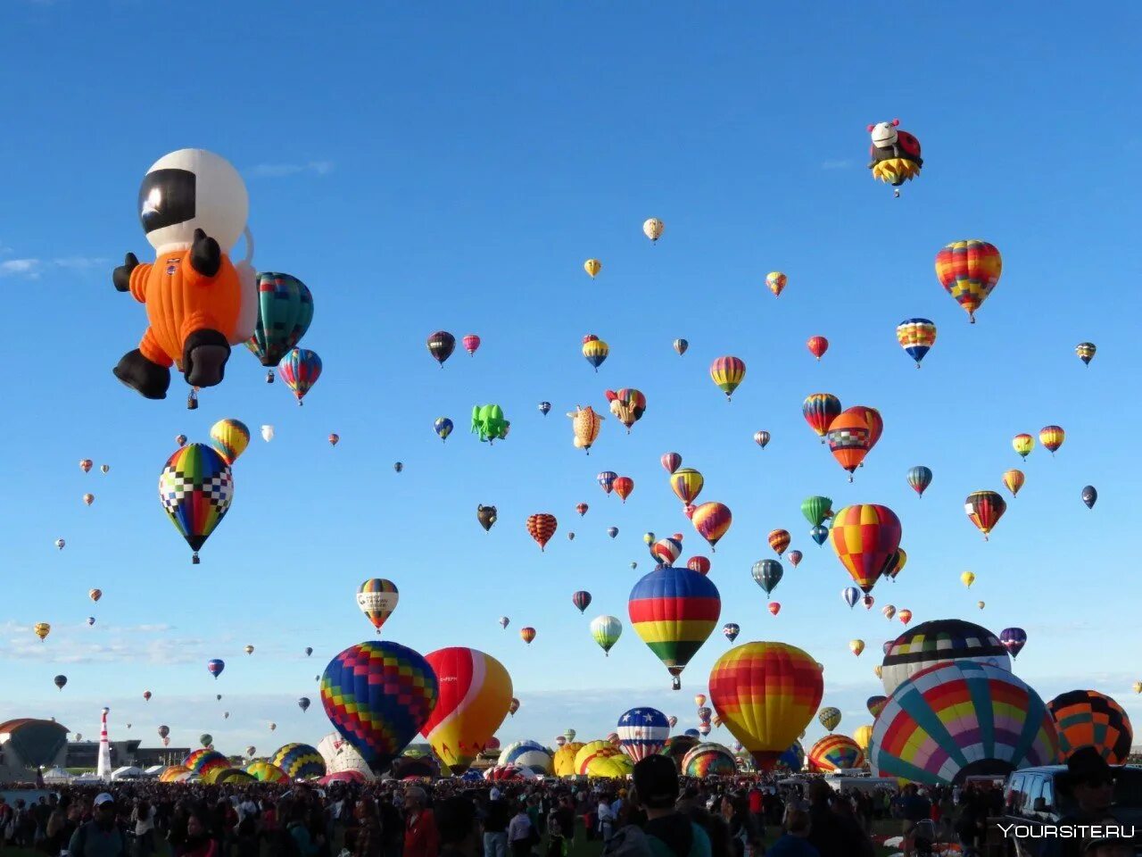 Интересный воздушный шар. Альбукерке Международный воздушный шар Fiesta. Albuquerque International Balloon Fiesta фестиваль. Международный фестиваль воздушных шаров в Альбукерке, США. Альбукерке, Нью-Мексико, США воздушные шары.