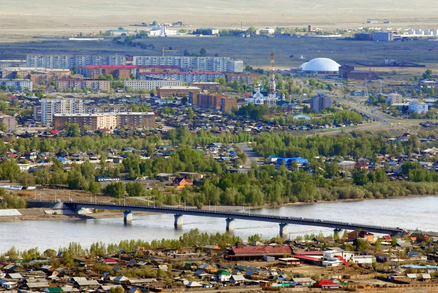 Сколько время в кызыле. Город Кызыл Енисей. Город Кызыл Республика Тыва. Столица Кызыл. Горд Кызыл Республика Тыва.