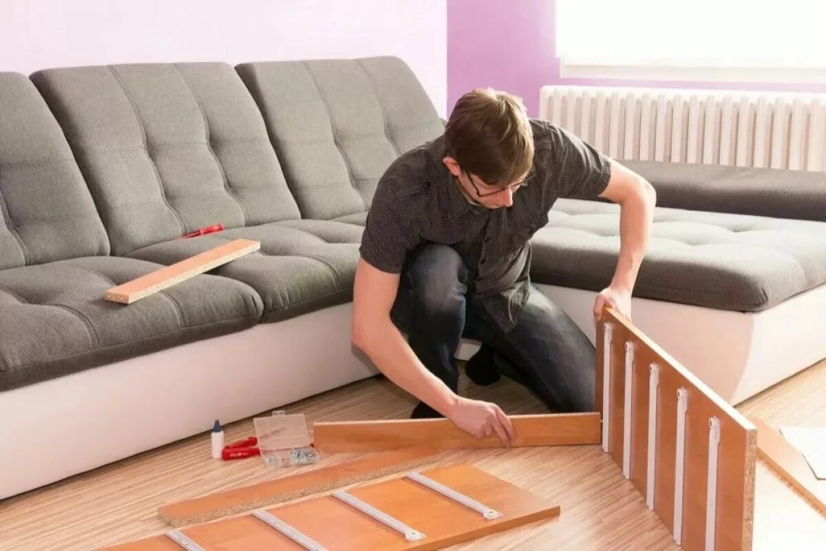 Обивочный цех мягкой мебели. Обшить диван. Предприятие мягкой мебели в искитиме. Мягкая мебель до и после. Диваны ремонт стоит.