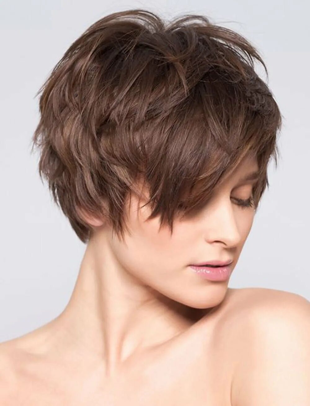 стрижка боб-гарсон на короткие волосы с челкой. стрижка шапочка на короткие. короткая стрижка с прикрытыми ушами женская. шегги пикси боб стрижка. короткая стрижка с закрытыми ушами женская.