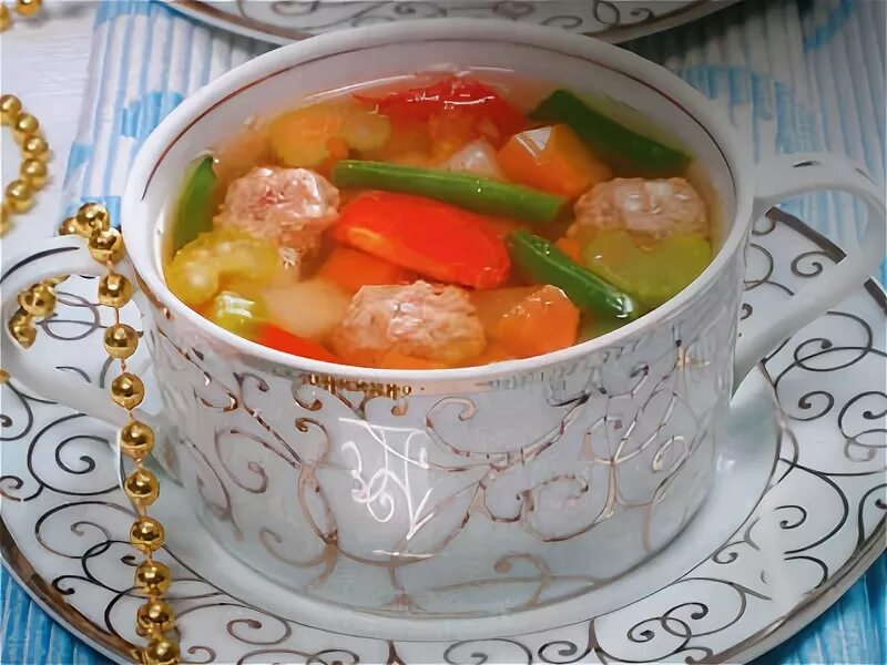 Куриный бульон с яйцом. Суп царская похлебка. Сосусы сырынй. Куриный бульон с яйцом и зеленью. Мой самый ходовой суп.