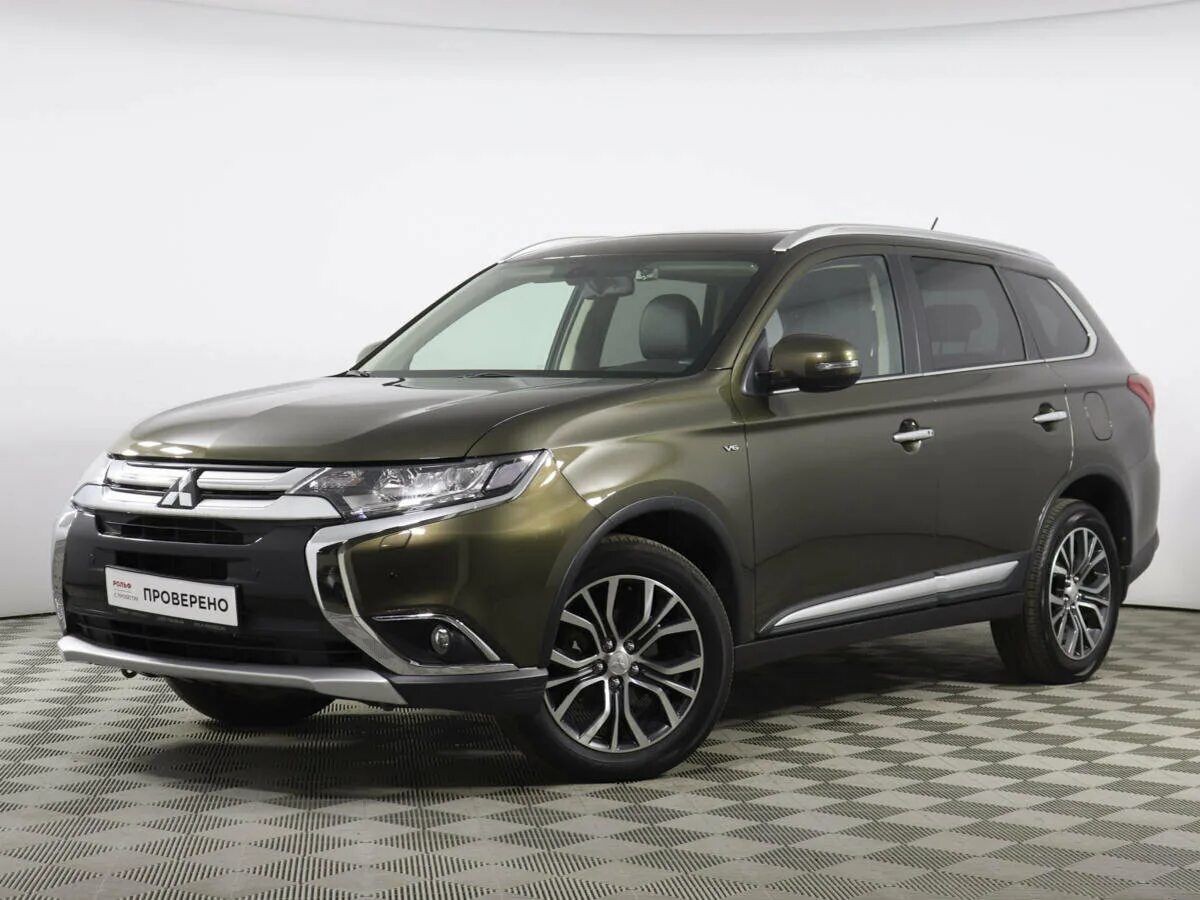 Mitsubishi outlander 2015 год