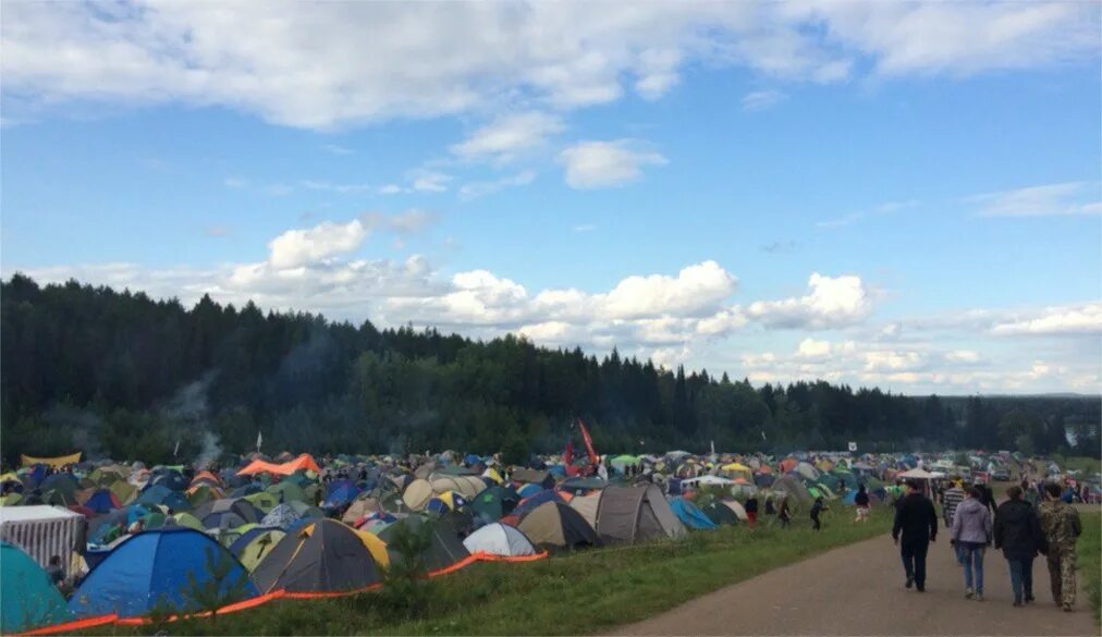 Село лагуново улетай поле. Улетай Удмуртия. Ижевск фестиваль Улетай. Улетай поле Лагуново. Фестиваль Нечкино 2022.