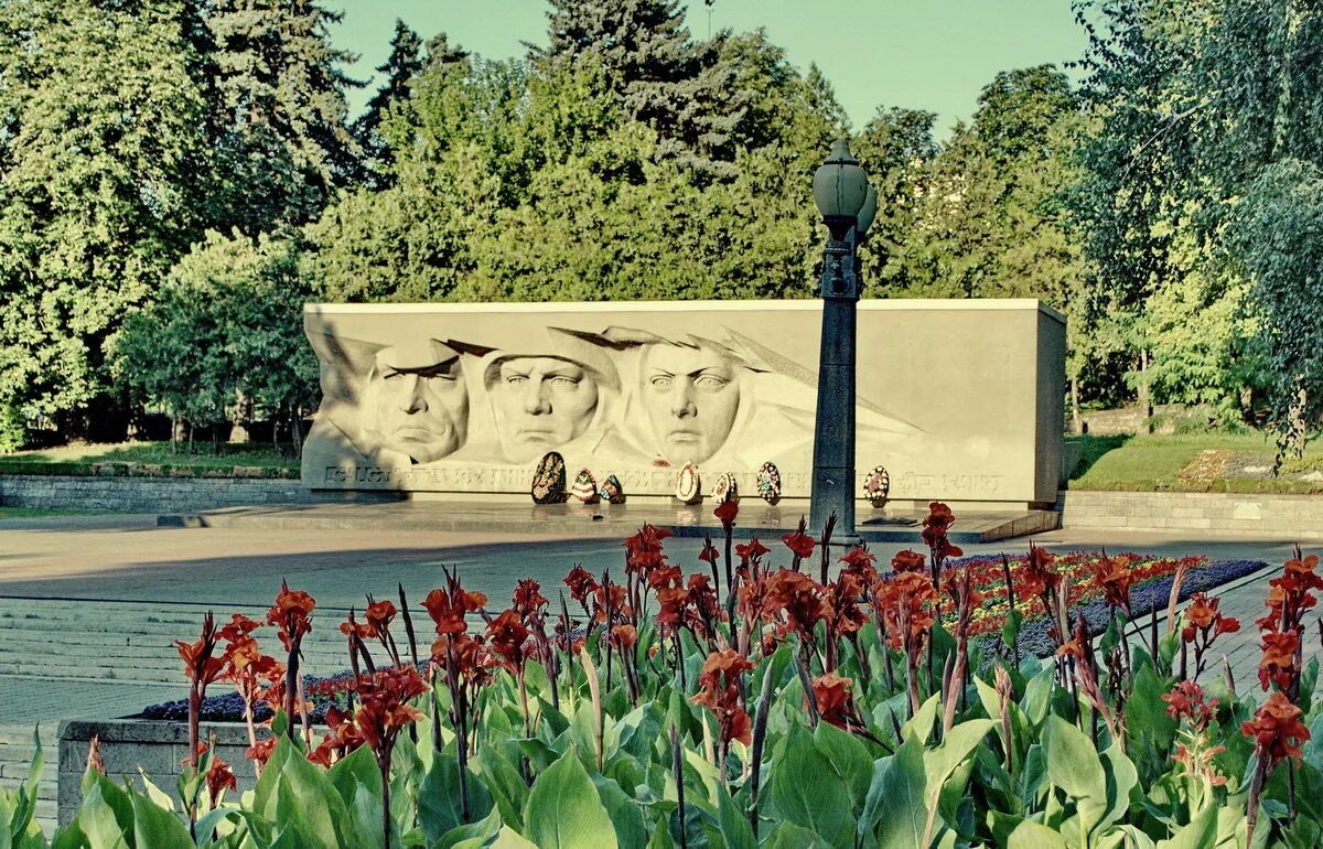 достопримечательности города ставрополя ставропольского края. скульптура купец ставрополь. памятник лопатина ставрополь. ставрополя. памятники города ставрополя.