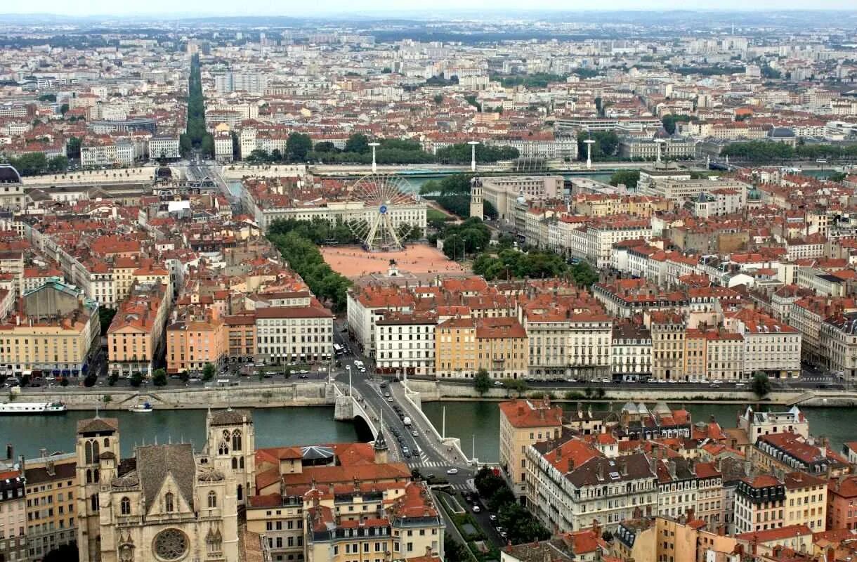 На какой реке стоит лион. Лион, город во франции. французский город лион. lyon лион франция france.