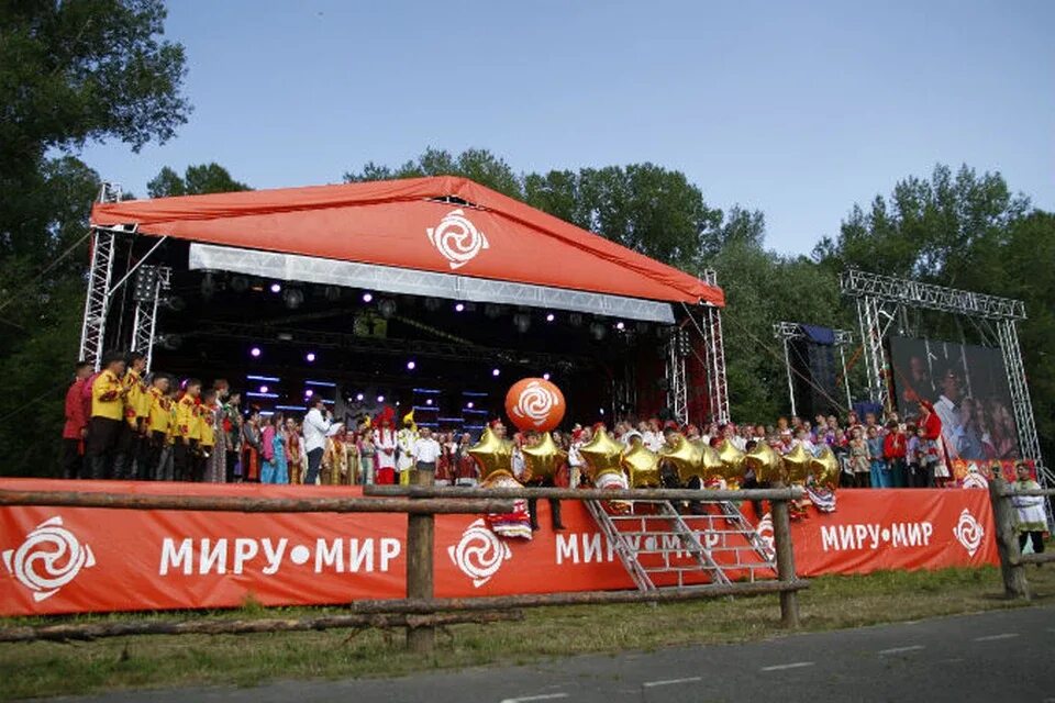Инсомния фестиваль. Фестиваль в шушенском 2024 мир сибири. Фестиваль в шушенском 2022. Мир сибири шушенское. Шушенское фестиваль мир сибири 2022.