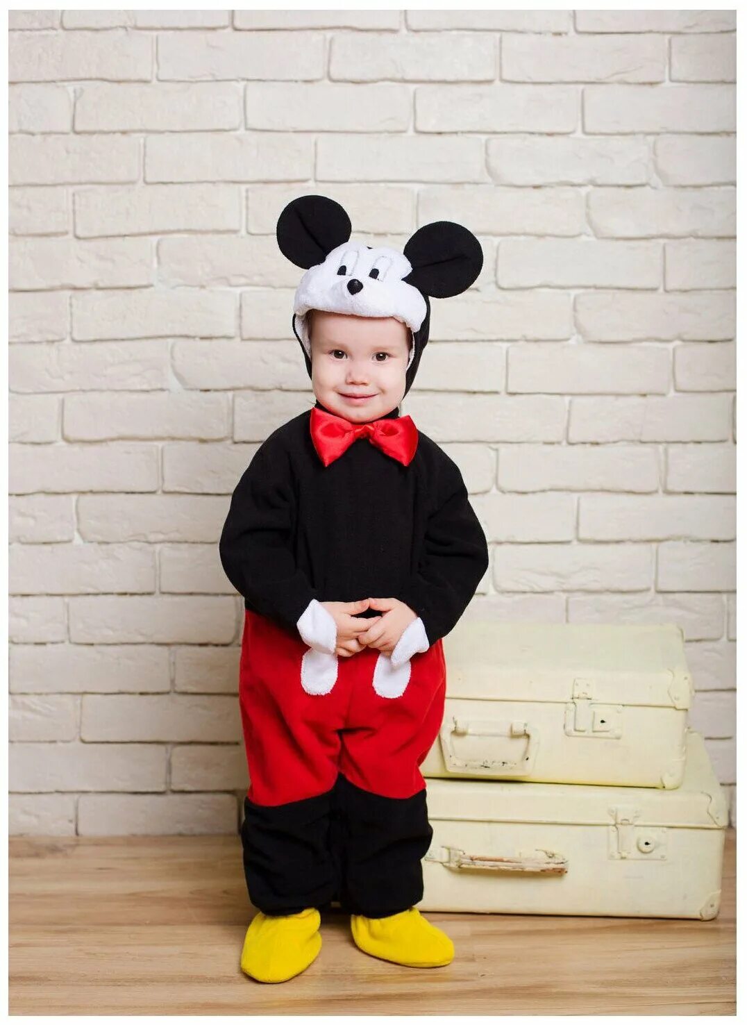 Baby in suit. костюм львенка для девочки. Baby black suit. Asian baby in costume. Baby костюм.