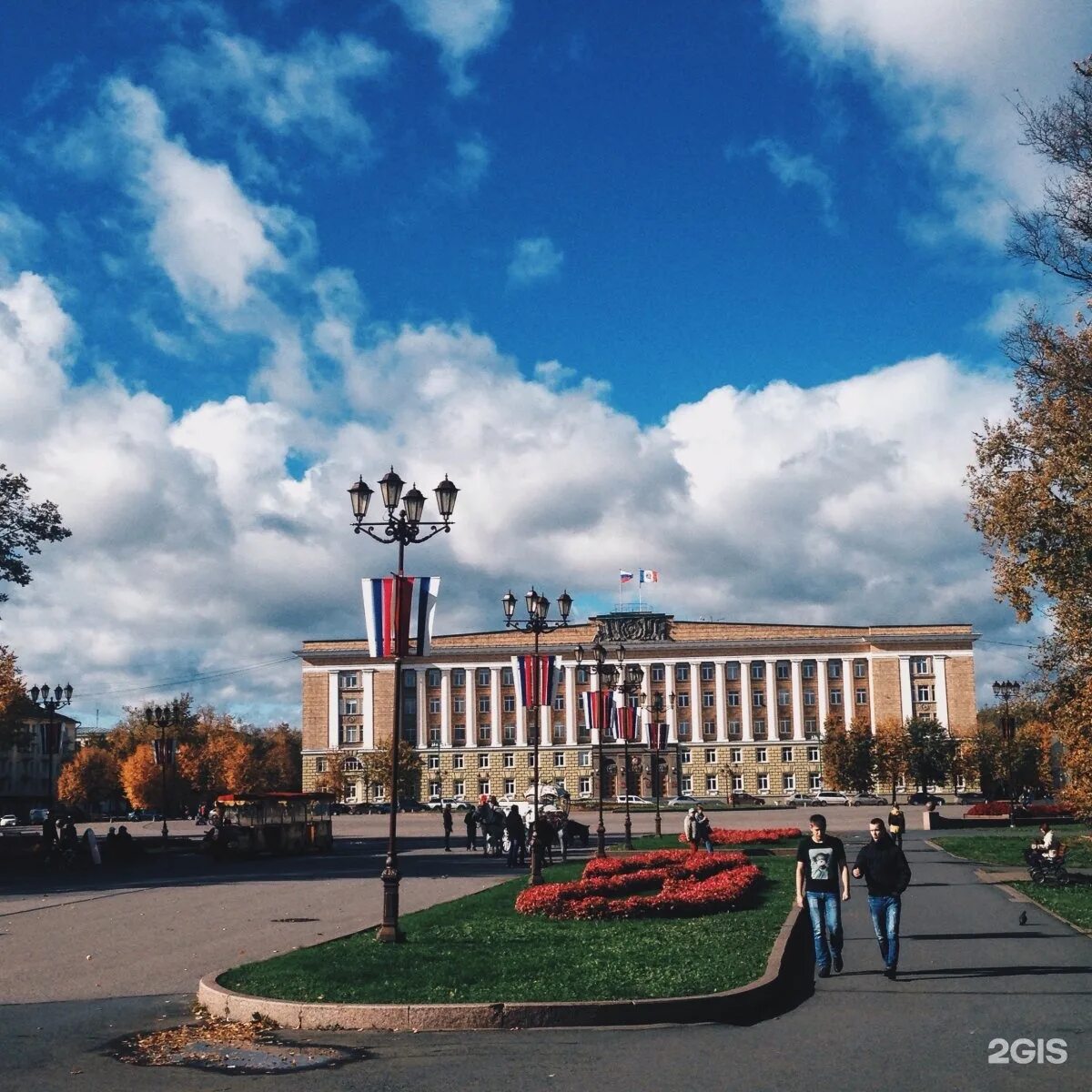 Великий пл. Софийская площадь Великий Новгород. Площадь Победы Софийская Великий Новгород. Великий Новгород Центральная площадь. Площадь Победы Софийская 2 Великий Новгород.