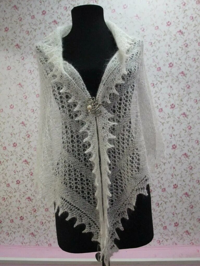 оренбургские платки цветные. легендарные пуховые платки зимка. паутинка платок ажурный. оренбургские платки санкт петербург. комбинат оренбургских пуховых платков.