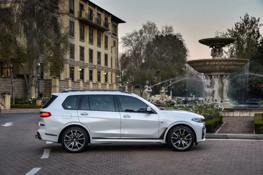 Bmw x7 2015. Бмв икс 7 белый. Bmw x7 белый. Bmw x7 white. Bmw x7 m50d.