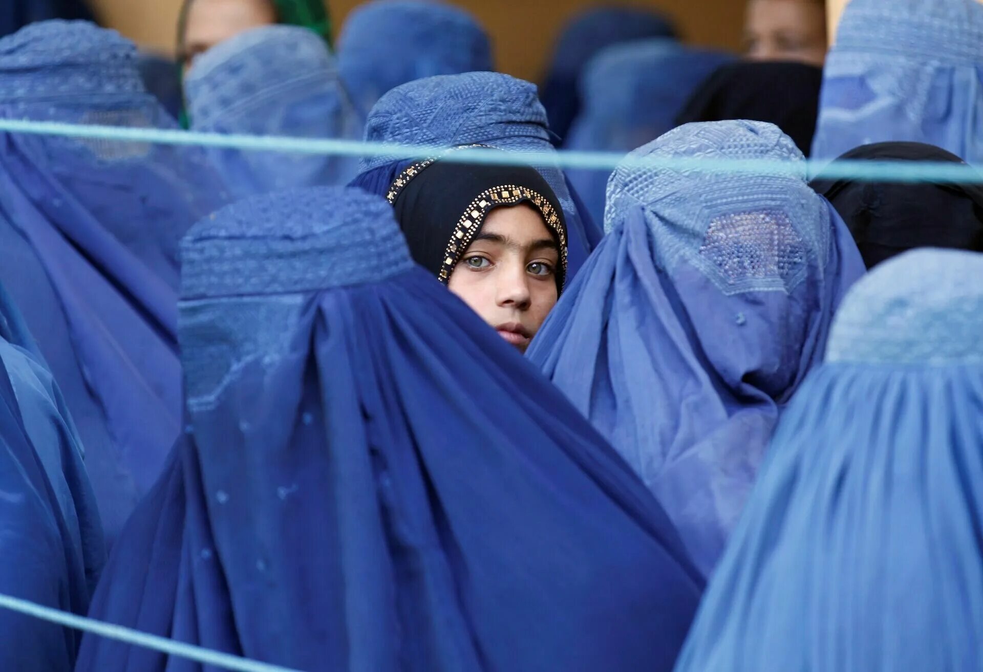 Бурка паранджа никаб. Афганистан 1995 паранджа. Женщины Талибана Шаалим.