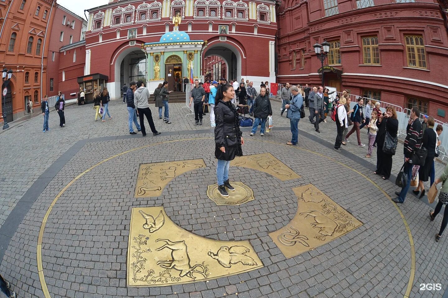 Нулевой Меридиан в Москве на красной площади. 0 Километр в Москве на красной площади. Нулевой километр на Манежной площади. Нулевой километр автодорог Российской Федерации. Нулевой километр автодорог