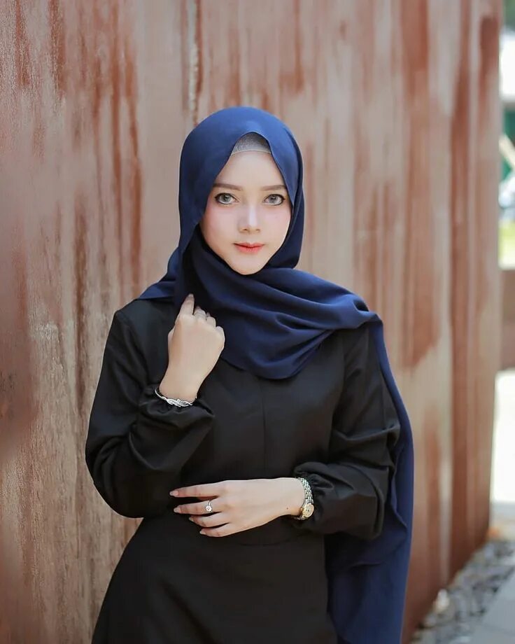 Sotwe hijaber. Татарка в хиджабе. Мусульманский макияж. Взрослая женщина в хиджабе. Тайланд девушки в хиджабе.