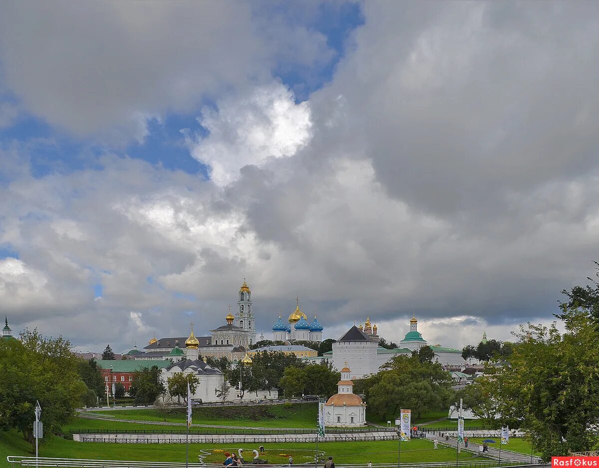 Холмы Сергиев Посад. Сергиев Посад природа. Сергиев Посад основание. Рассвет Сергиев Посад.