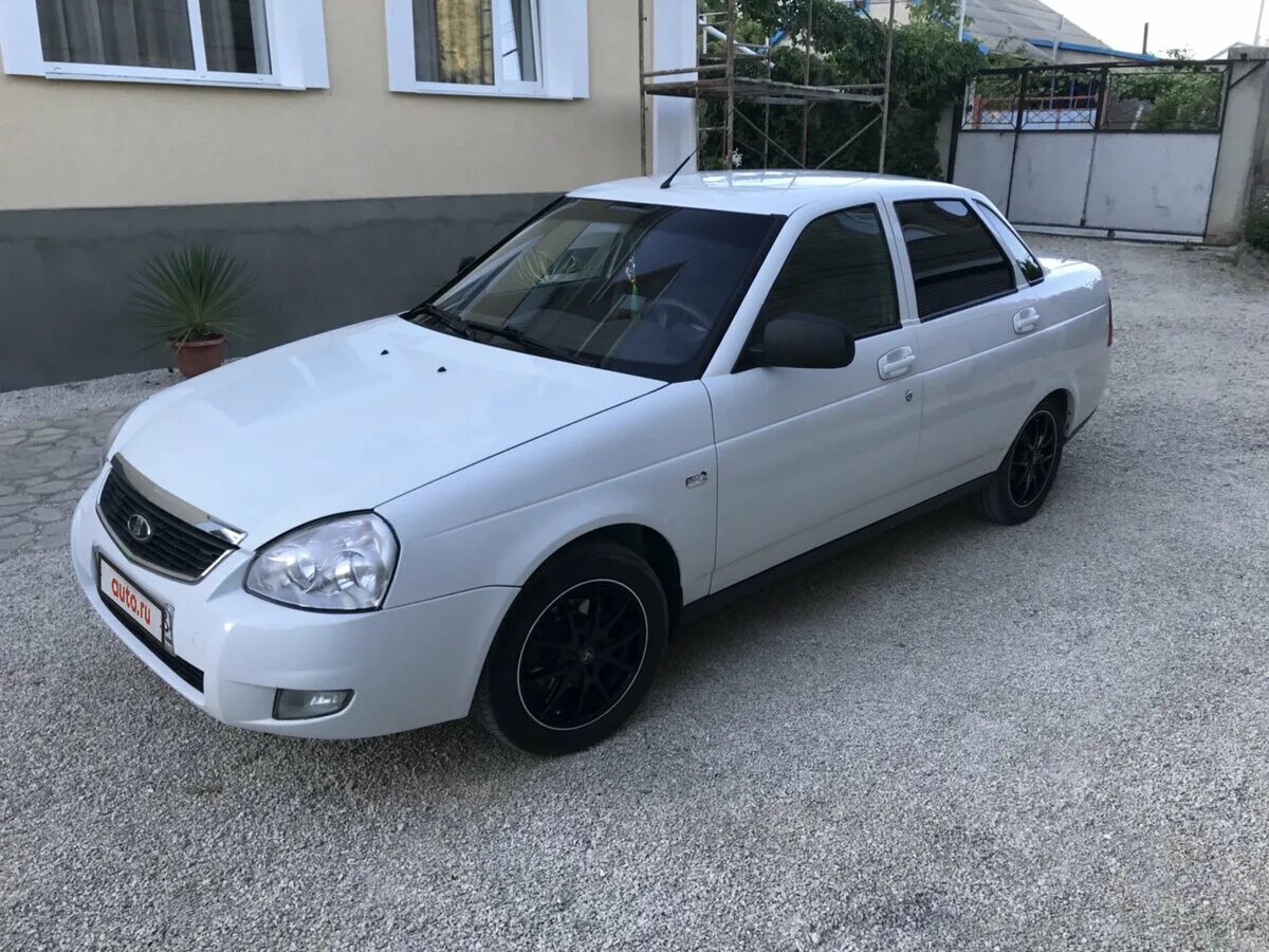 Приора седан бу на авито. Приора седан 1 поколение черного цвета. Белая приора краснодар. Лада приора 2016 седан чёрная. Авто приора за 100 тысяч рублей.