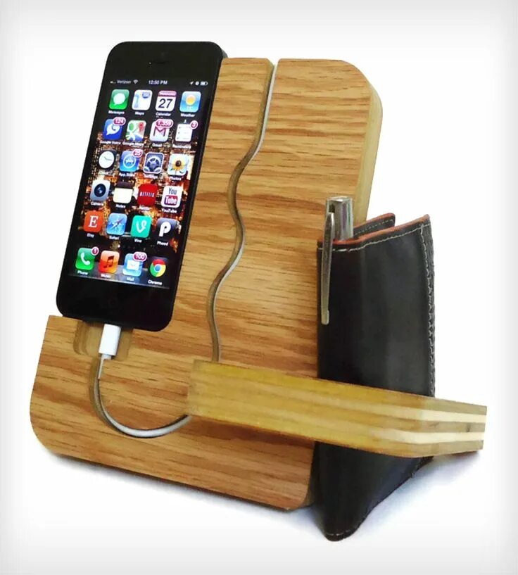 Iphone 4 Dock. Подставка для телефона из дерева. Подставка для айфона. Деревянный айфон. Чехол для телефона с подставкой