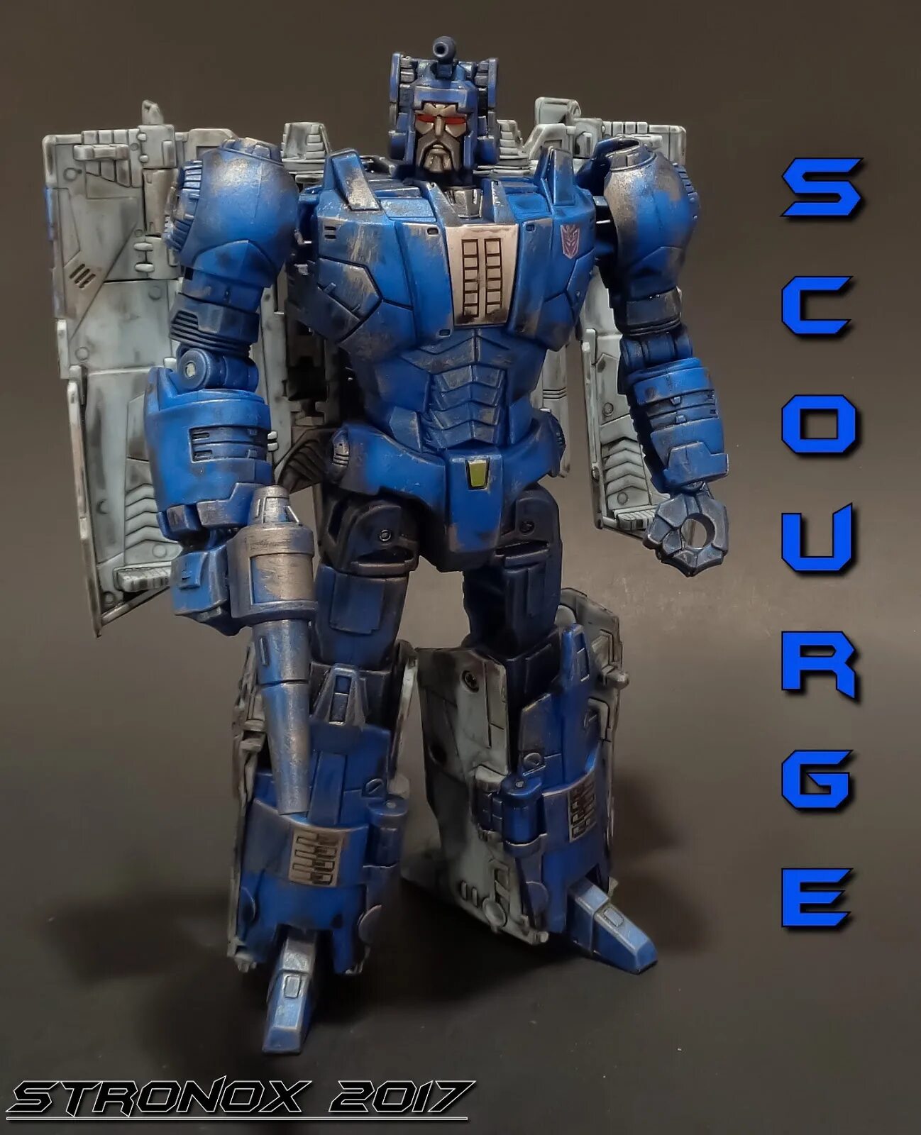 Transformers scourge. Скурдж трансформер 2001. Скурдж трансформер студио Сериес. Scourge трансформер. Трансформеры Рид 2001 Скурдж.