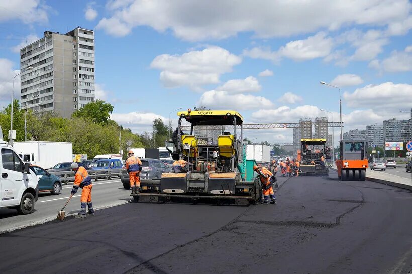 Где идет ремонт дороги. Ремонт дороги. Укладка асфальта. Дороги Москвы. Укладка асфальта МКАД.