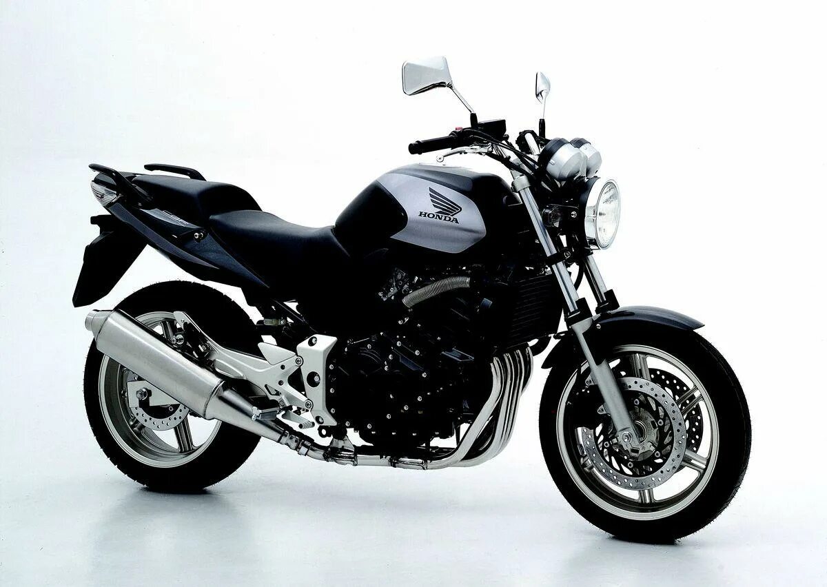 Дорожные мотоциклы ямаха. Сузуки гср 600. Мотоцикл ямаха xjr 1300. Yamaha xjr-1300 2003. Москва дорожные мотоциклы.