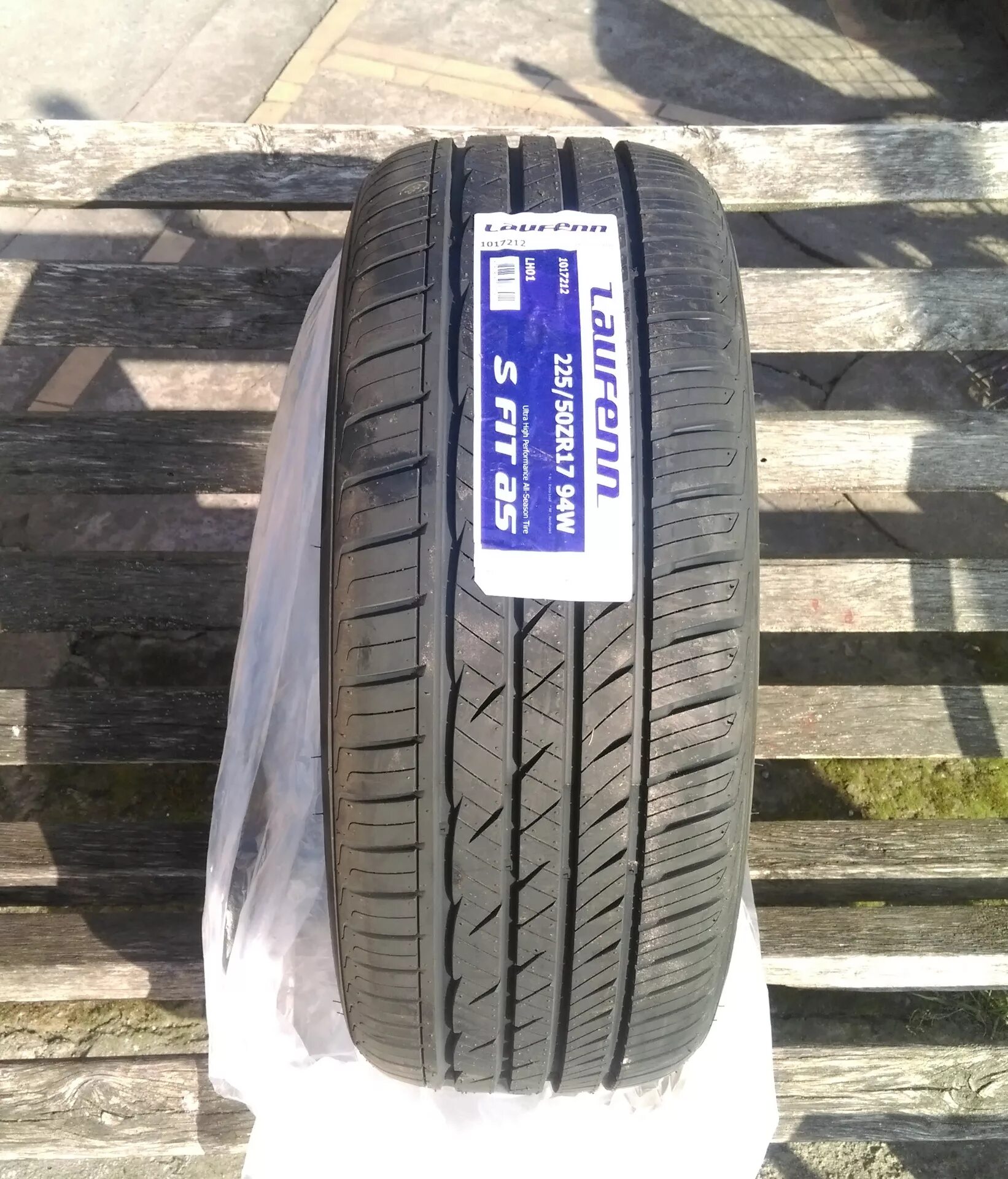 Шины laufenn fit eq отзывы. Laufenn s Fit EQ 235/45 r17. Лауфен шины 205 50 17. Резина Лауфен 215.55.16. Laufenn s Fit as.