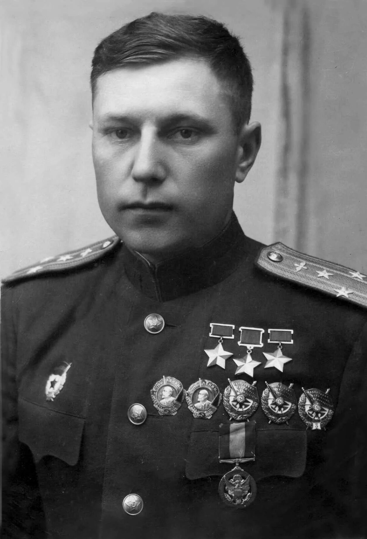 Александре ивановиче покрышкине. Покрышкин летчик герой советского союза. Маршал покрышкин. Александре ивановиче покрышкине. Александре ивановиче покрышкине.