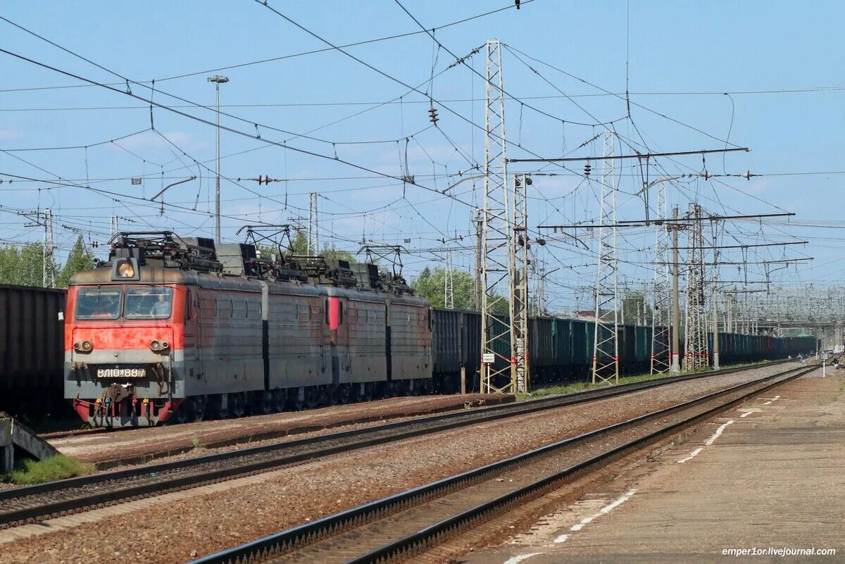 Электровоз. Железнодорожный Локомотив. Станция Ростов Ярославский. Вл10.