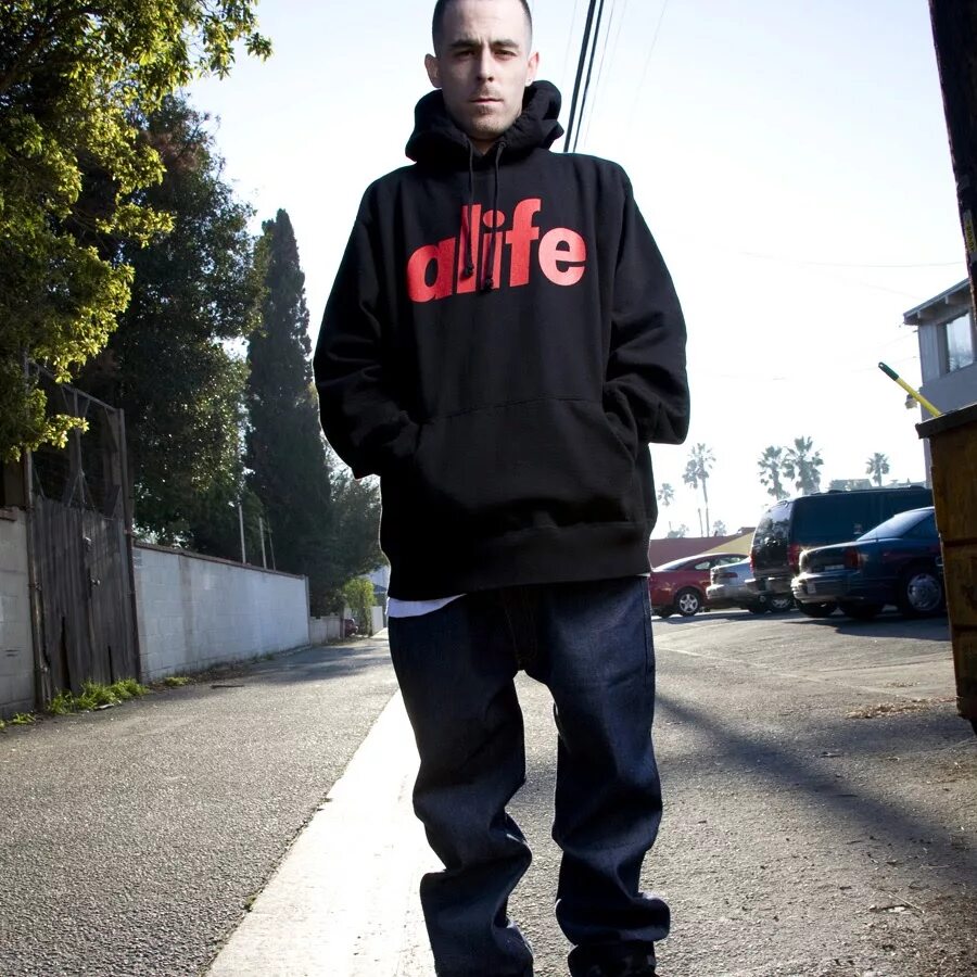 The alchemist. The alchemist - 1st infantry. Диджей рэпер. The alchemist. Фото рэпер alchemist.