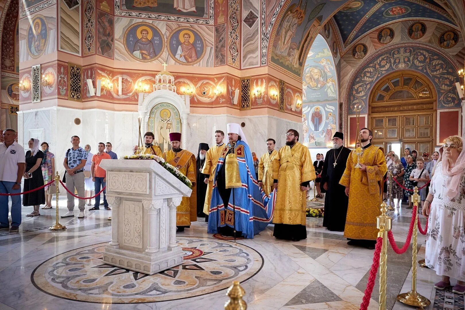 Богослужение в православной церкви. Храм Святой Троицы Волгоград. Церковь св Николая в Волгограде. 4 24 праздник