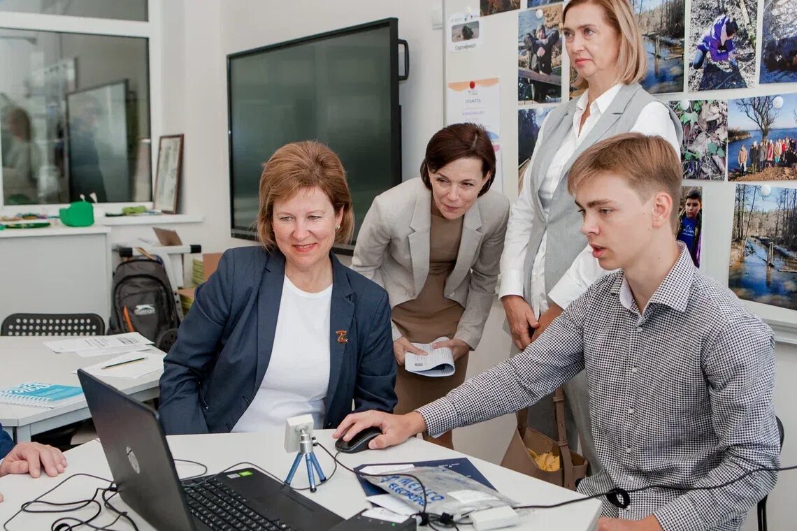 Открытие отделения российское движение в россии. В калининграде открылся. В калининграде открылся. В калининграде открылся. Новая школа в калининграде.