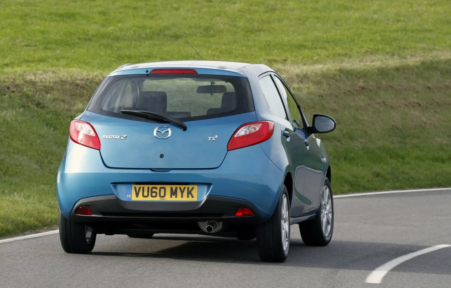 Мазда 2 литра характеристики. Mazda 2 ii (de). Мазда 2 габариты. Mazda 2 2010. Мазда 2 2010 года.